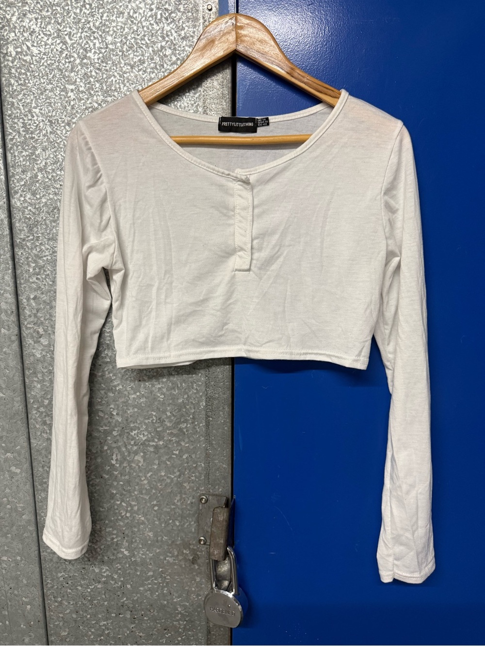 PrettyLittleThing White Crop Top